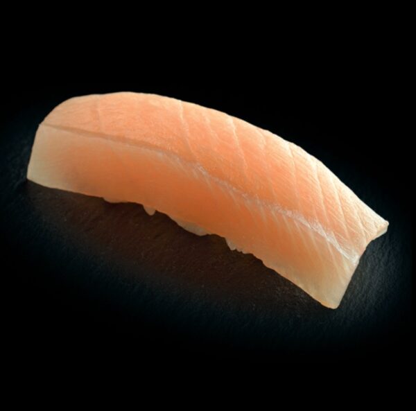 nigiri hamachi (ricciola)